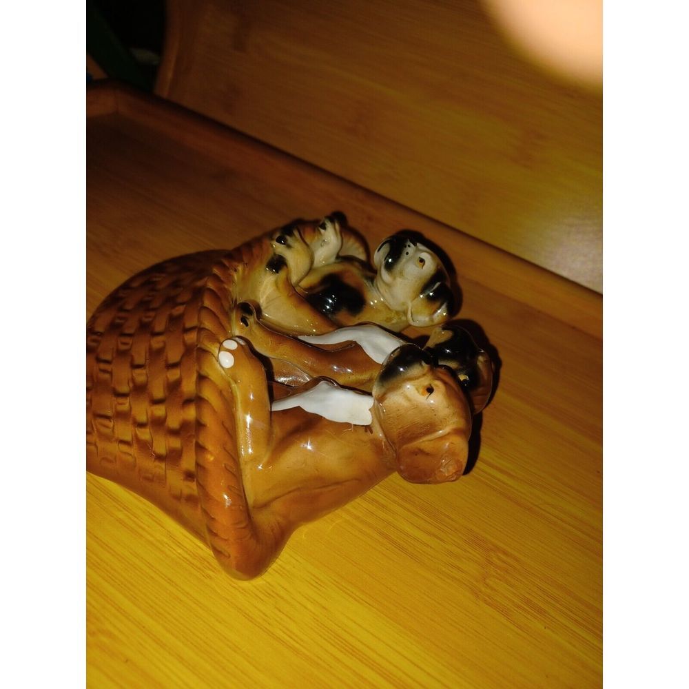 Enesco Marilyn Exclusive #5C65 Boxer Puppies Basket Ceramic Wall Plaque 6" x 6" - Picture 5 of 6